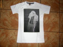 REDUCERE : Tricouri zara ....45 ron foto