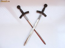 FRUMOASE CUTITE PENTRU PANOPLIE foto