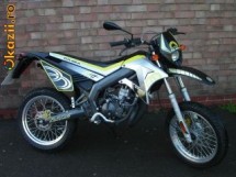 vand gilera smt de 49 cc din 2004 foto