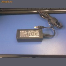 ADAPTOR ?? 4 ASUS 9.5V 2.5A 24W AC 110-250V 50/60HZ 5.5*2.5M foto