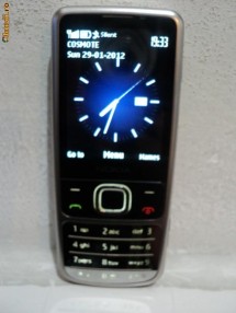 telefon nokia 6700 clasic impecabil 350 lei...cablu de date ,card de 2 gb,incarcator. foto