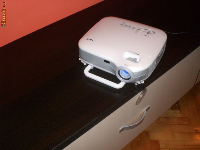PROIECTOR NEC VT 670DLP foto mare