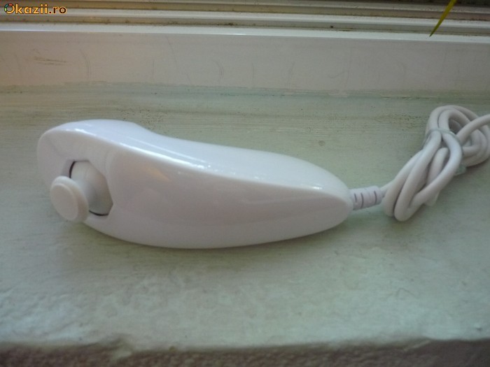 Nunchuk alb/negru Nintendo Wii foto mare