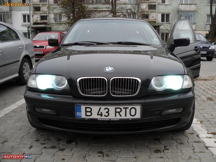 BMW 318 foto mare