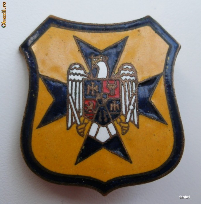 Insigna strajeri - OST (Organizatia Straja Tarii) 1-XI-1939 - Carol II foto mare