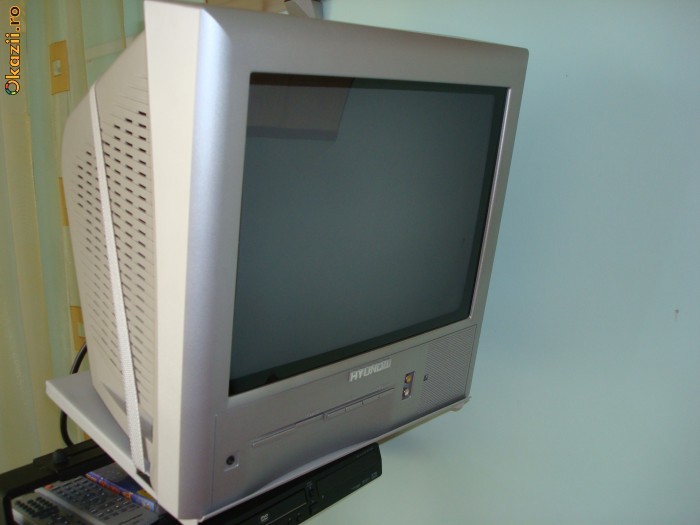 TV HYUNDAI foto mare