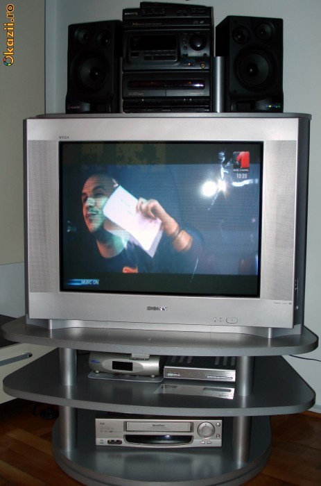 TV  COLOR SONY TRINITRON  WEGA 100Hz model KV-29CS60K cu stand rotativ foto mare