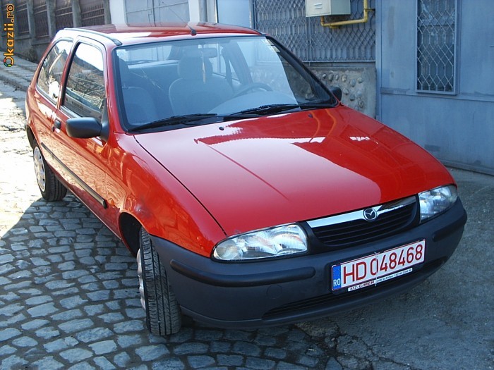 MAZDA 121 identic FORD FIESTA foto mare