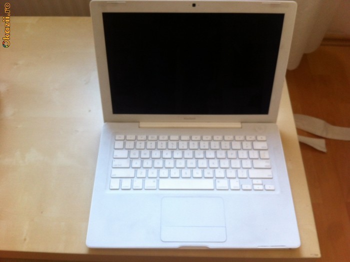 Vand Apple MacBook foto mare