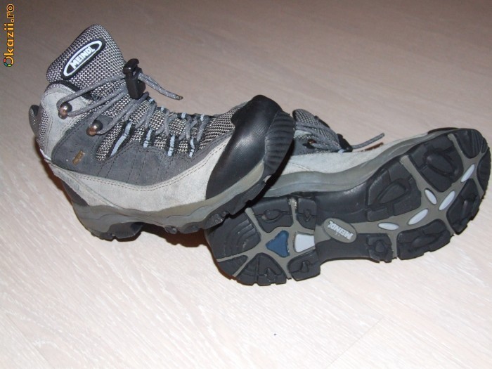 Bocanci Meindl Gore-tex marimea 34 foto mare