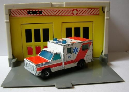 0151 Matchbox MotorCity Garaj Salvare foto mare